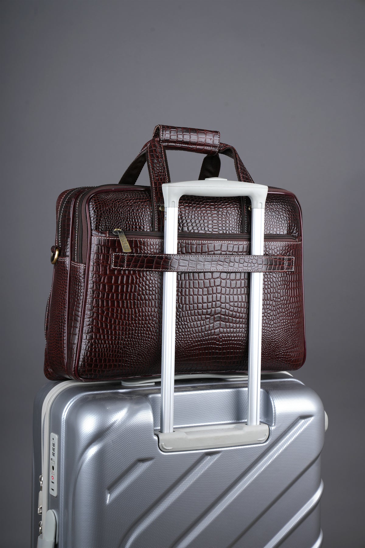 Men's Solid Full Grain Cowhide Leather Large 16 Inch Laptop Briefcase Messenger Bag