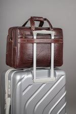 Genuine Leather 16 Inch Laptop Messenger Bag With Huge Capacity