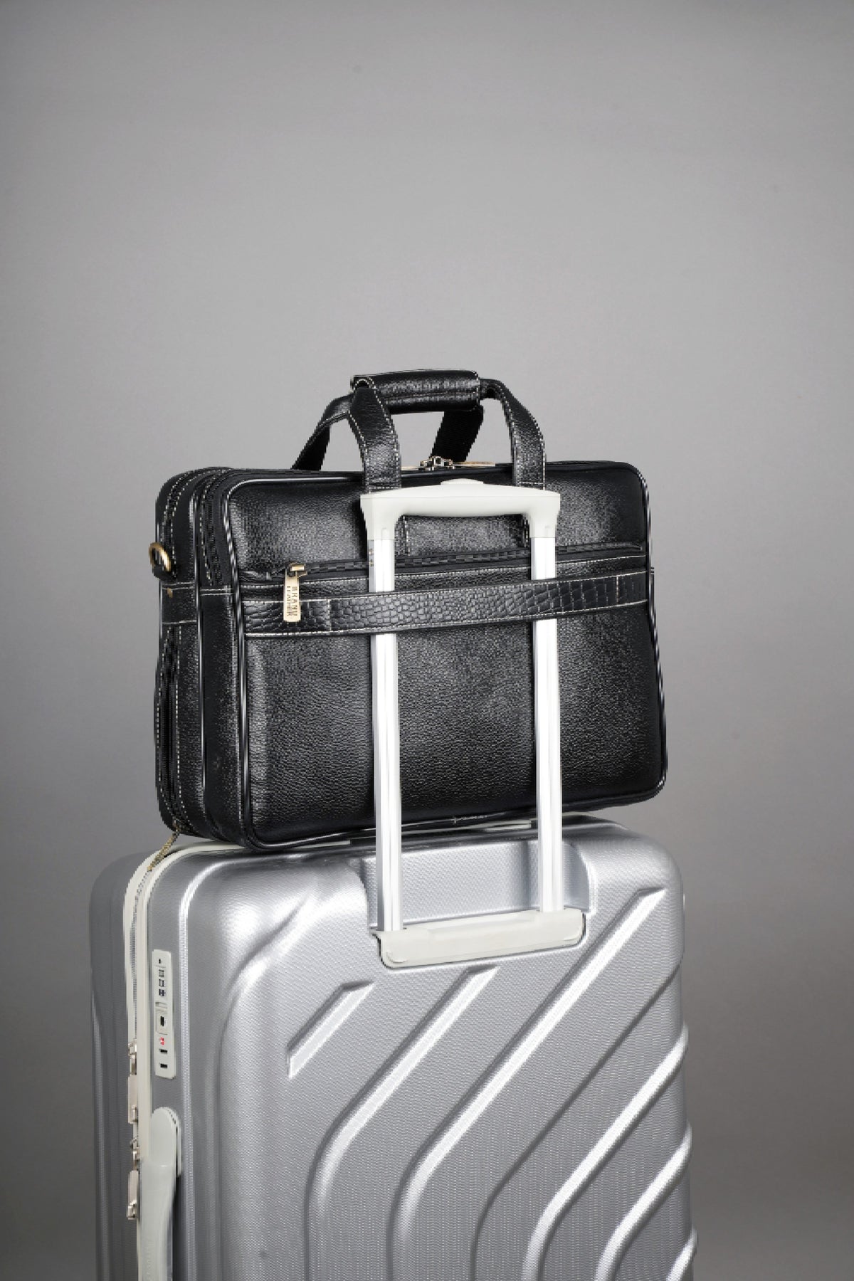 Genuine Leather 15.6 Inch Expandable Laptop Messenger Bag