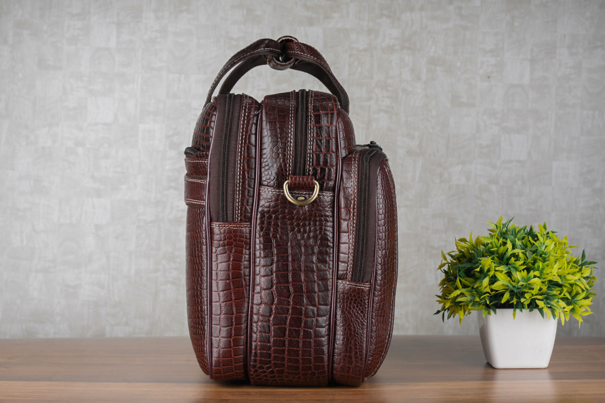 Genuine Leather 16 Inch Laptop Messenger Bag With Huge Capacity