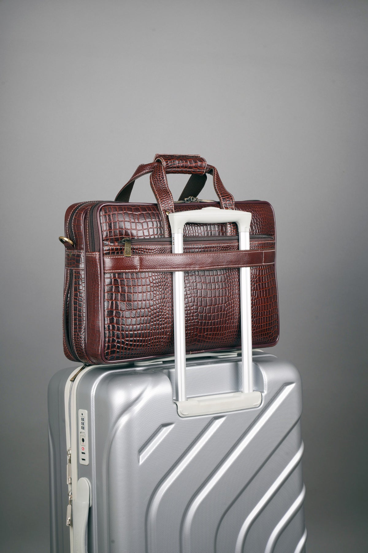 Genuine Leather 15.6 Inch Expandable Laptop Messenger Bag